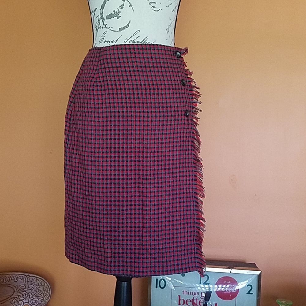 Fine Line New York Plaid Skirt